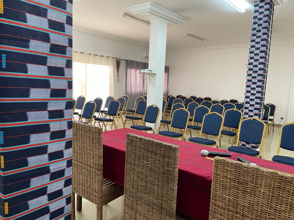 Salle de réunion PÔPAIX vue depuis la table